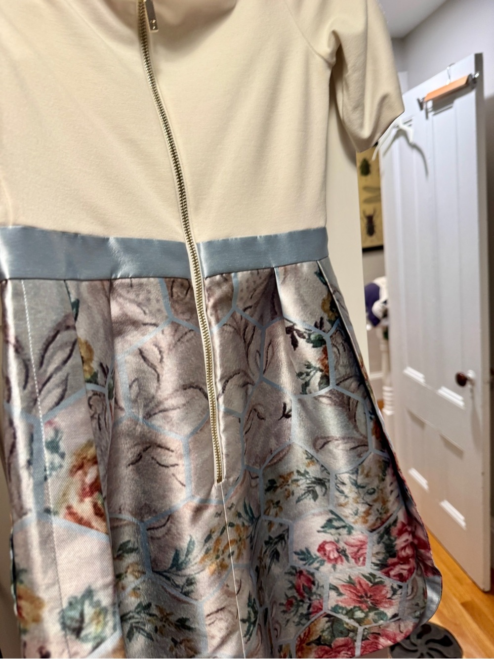 Ted Baker Ivory Crewneck Top with Pink Tag Detail - Picture 3 of 3